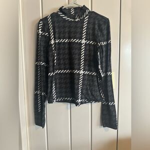 Aerie large Black, Gray and White Houndstooth mock turtleneck real me xtra